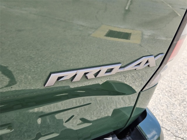 2022 Nissan Frontier PRO-4X photo 10