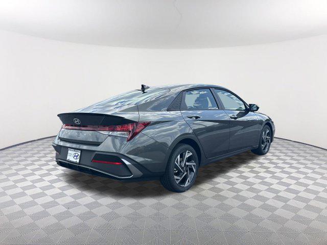2025 Hyundai Elantra SEL Sport photo 4