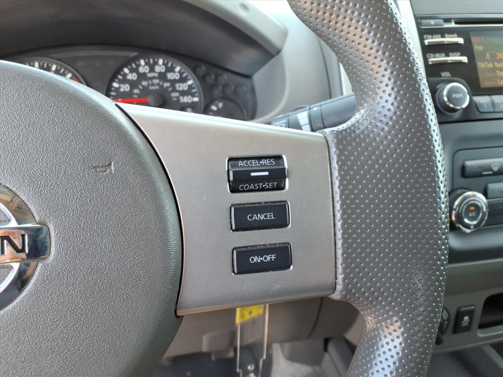 2014 Nissan Frontier SV photo 11