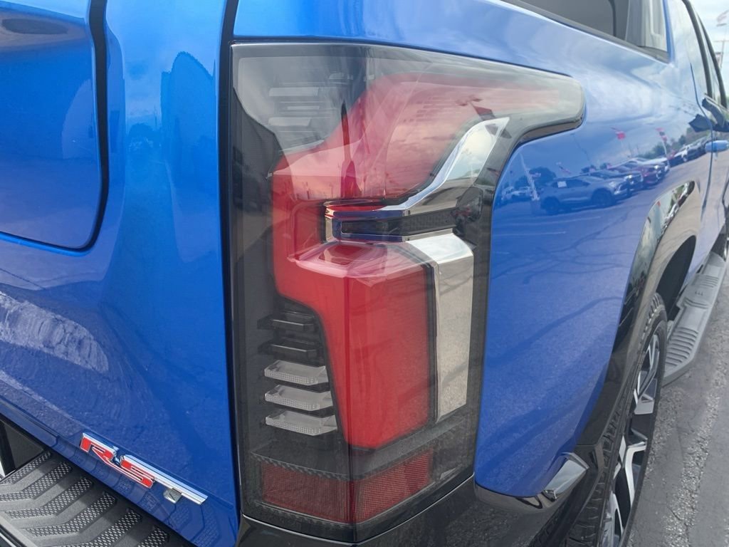 2025 Chevrolet Silverado EV RST photo 28