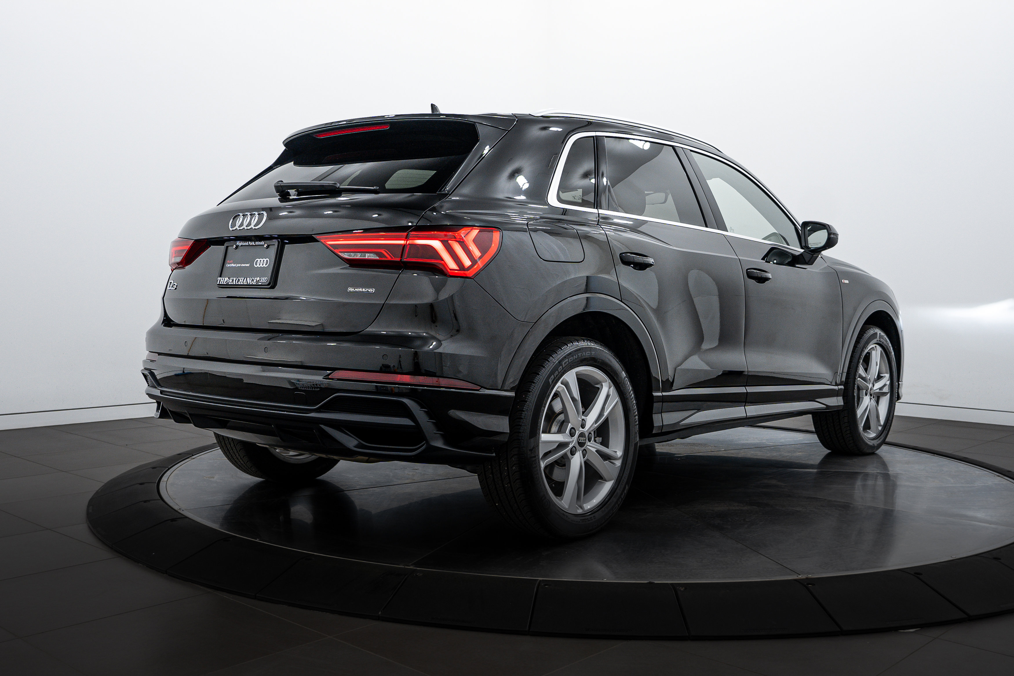 2021 Audi Q3 S line Premium photo 4