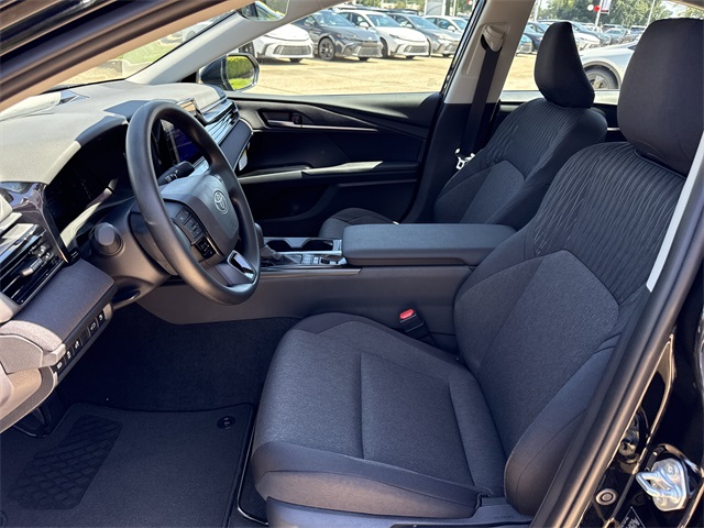 2025 Toyota Camry LE photo 7