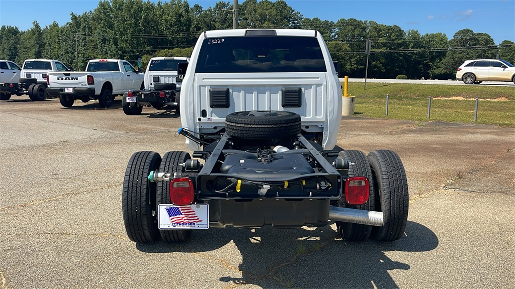 2025 Ram 3500 Tradesman photo 6