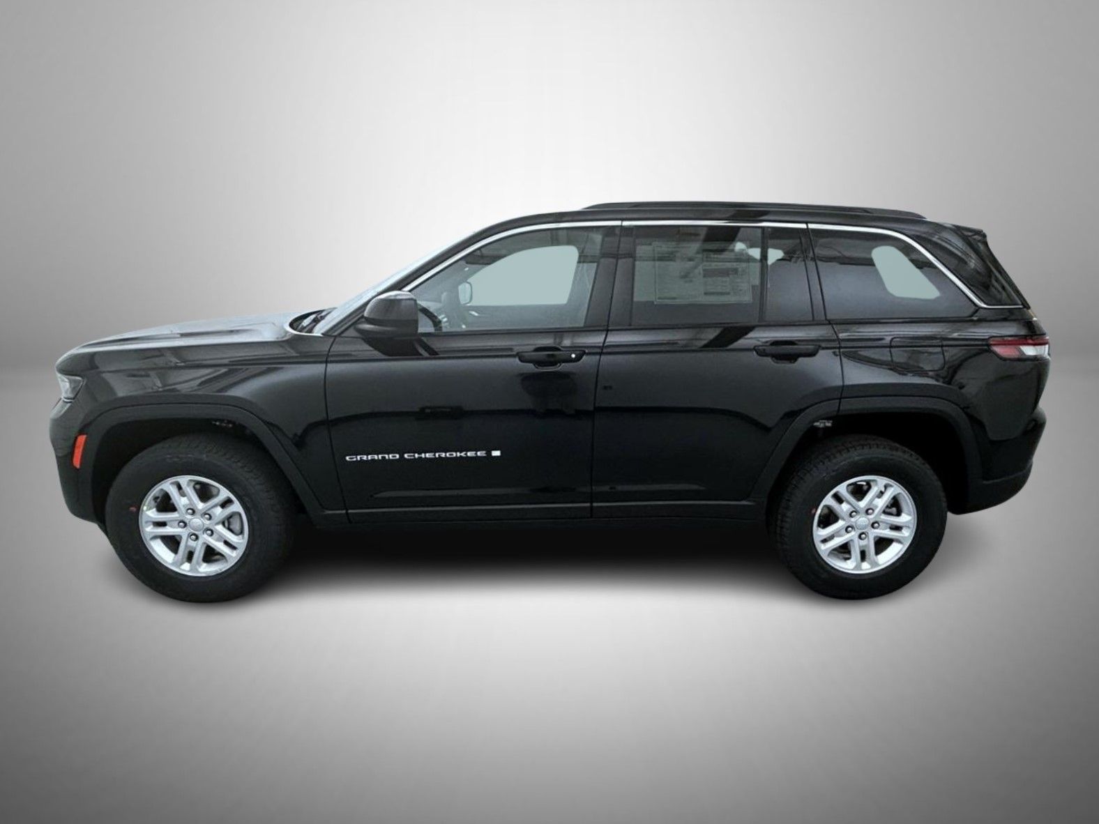 2025 Jeep Grand Cherokee Laredo Altitude photo 8