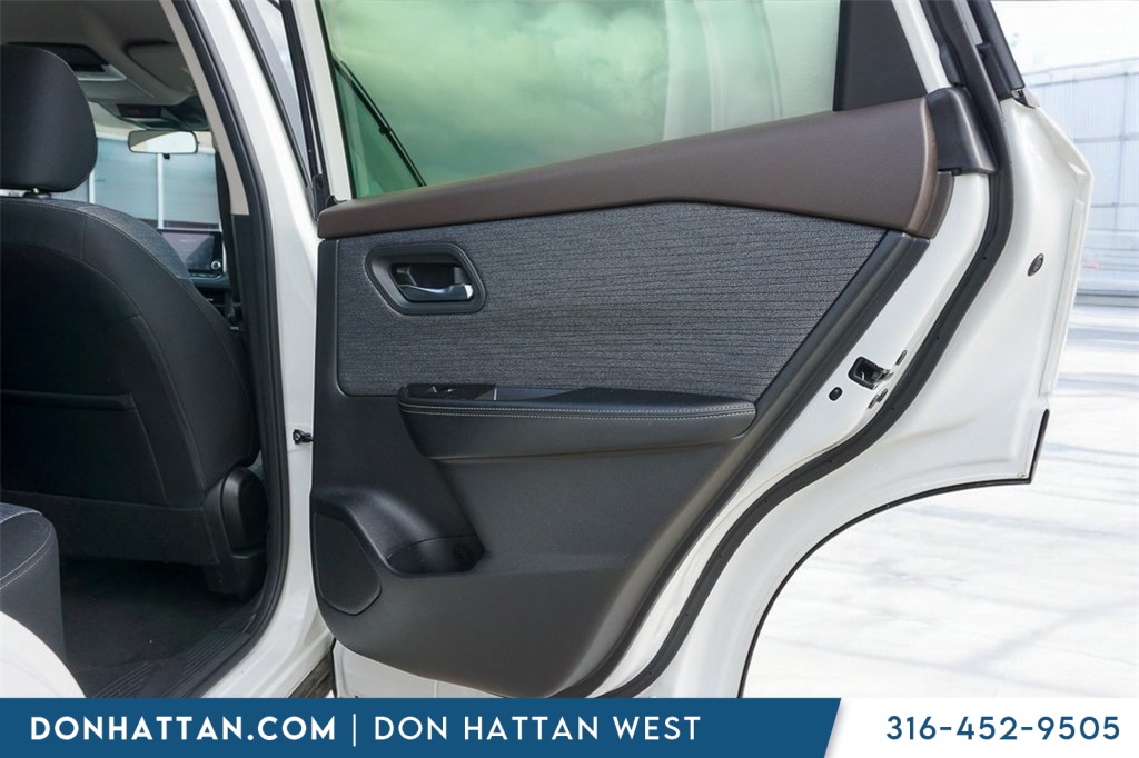 2023 Nissan Rogue SV photo 24