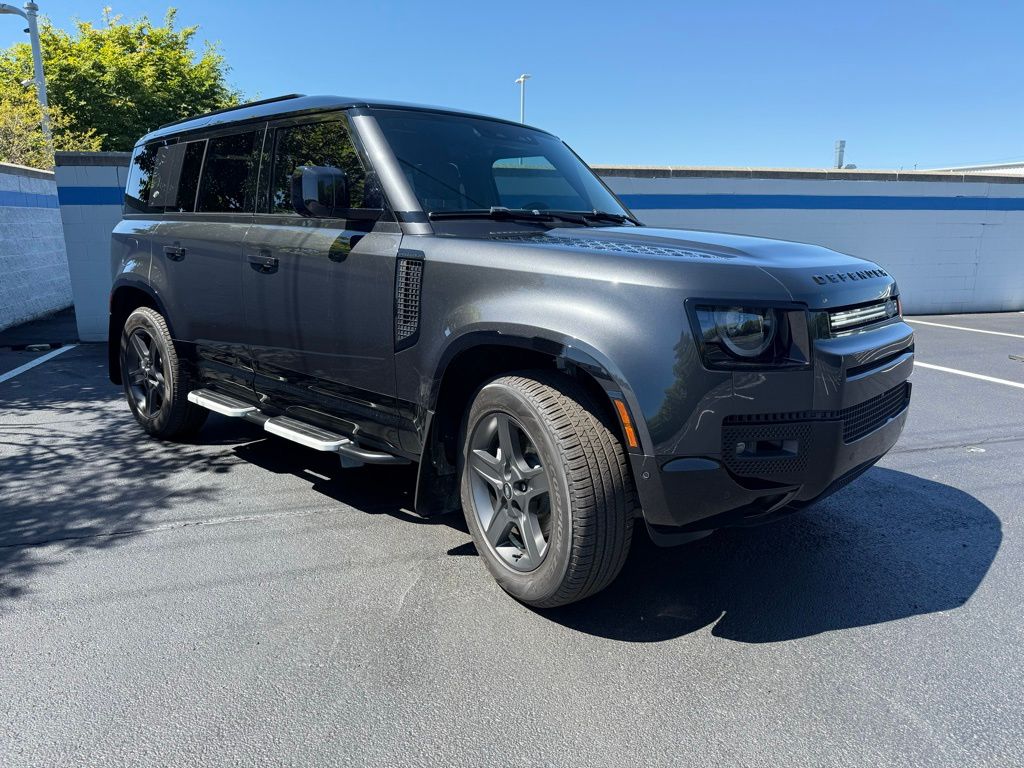 2024 Land Rover Defender 110 X-Dynamic SE photo 6