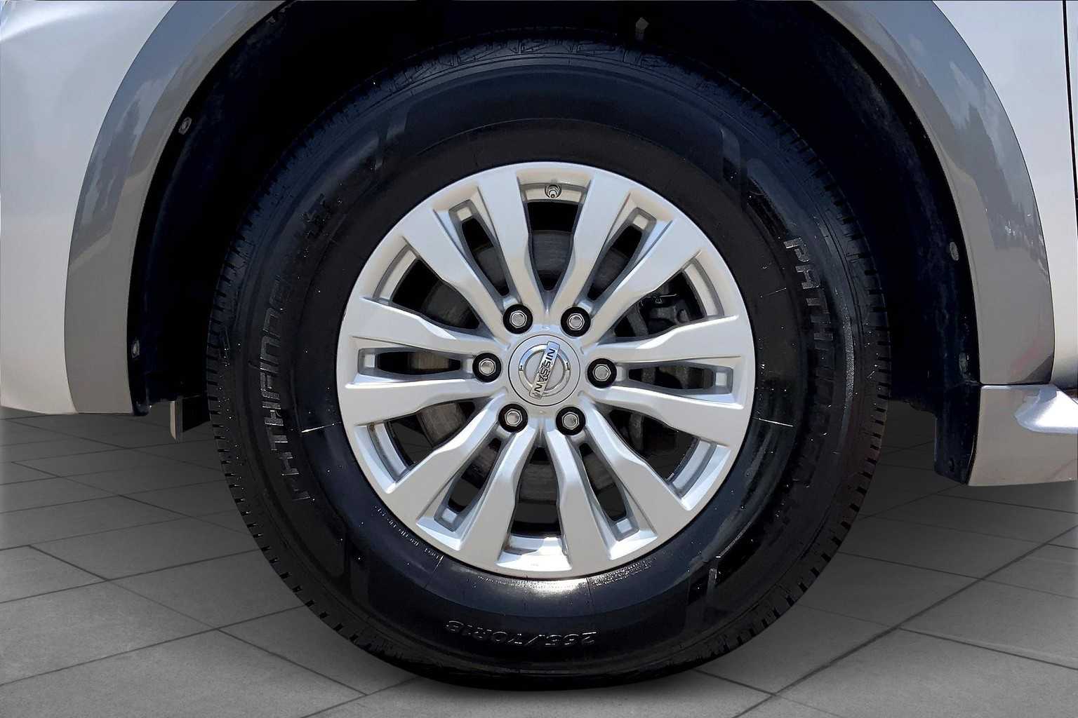 2019 Nissan Armada SV photo 9