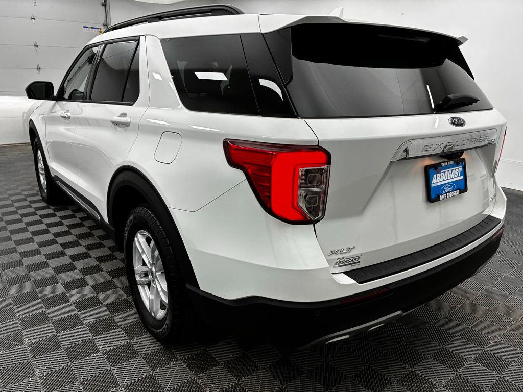 2023 Ford Explorer XLT photo 14