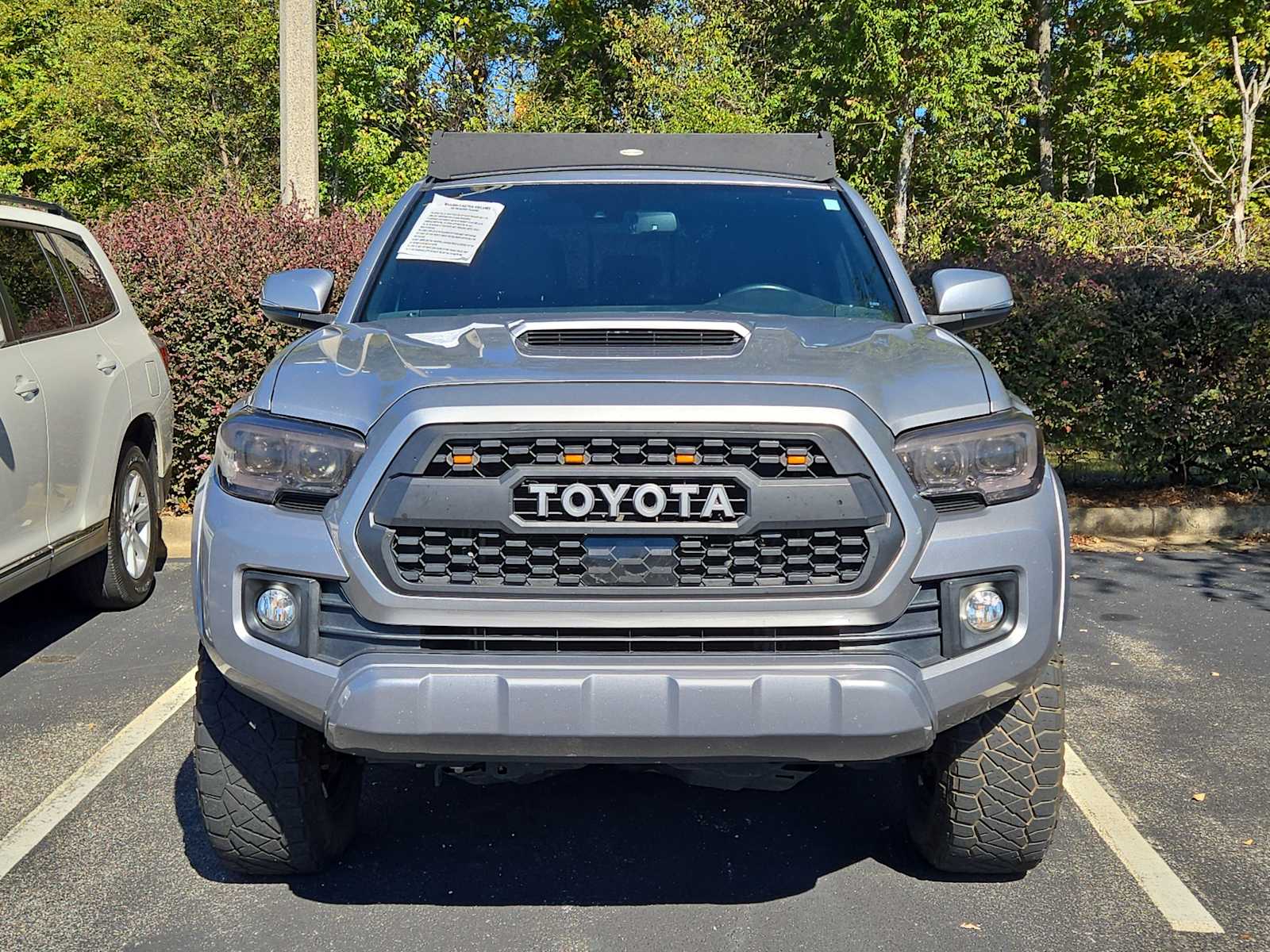 2018 Toyota Tacoma TRD Sport 4x4 photo 2