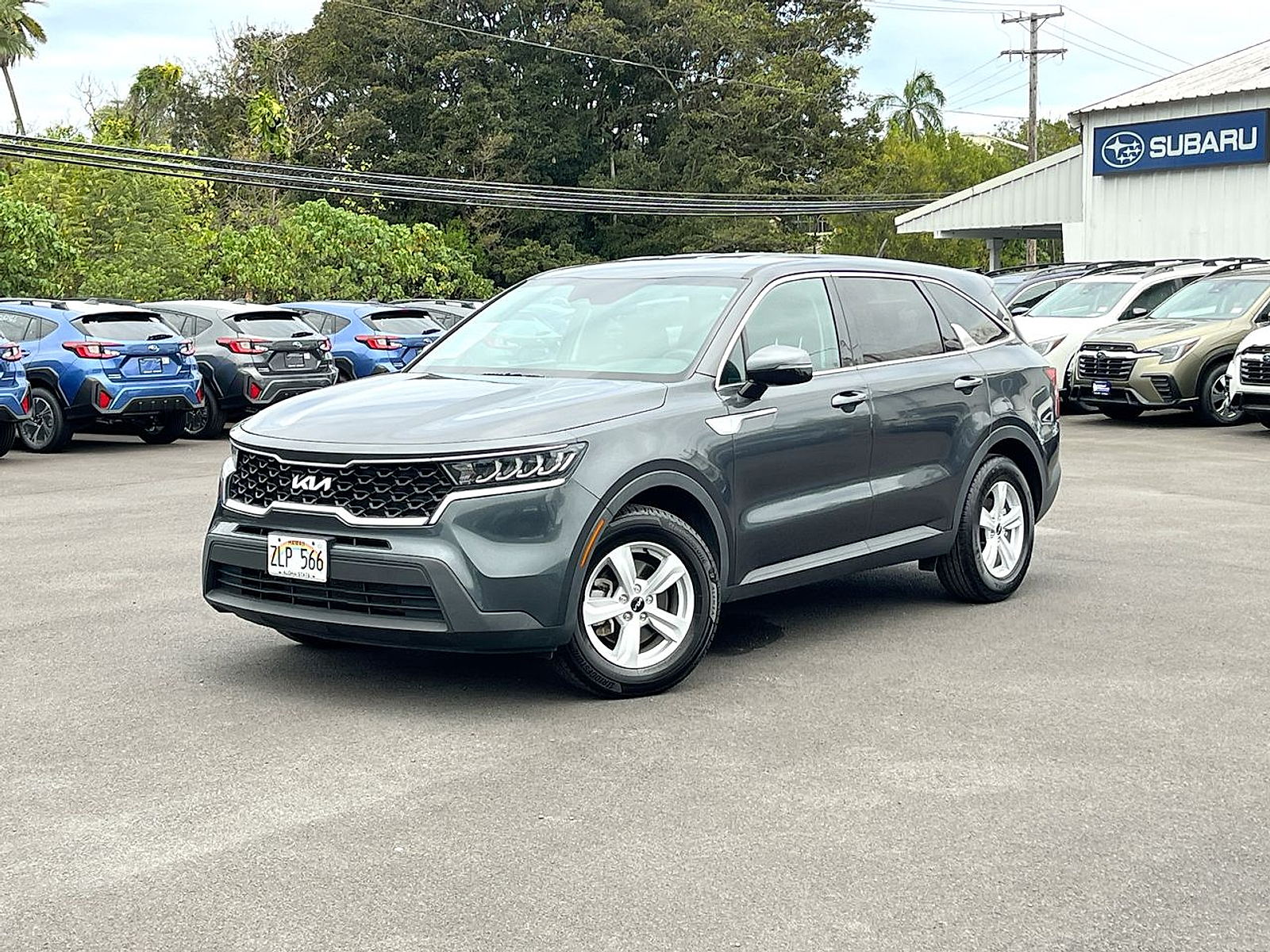 2023 Kia Sorento LX's photo