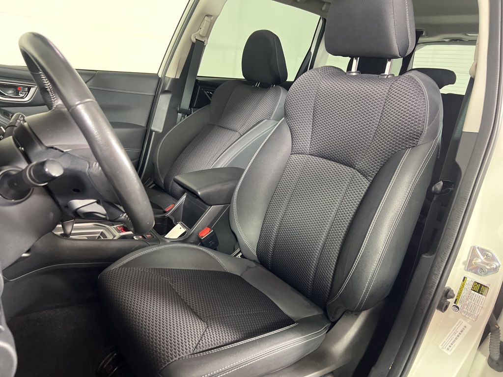 2022 Subaru Forester Premium photo 18