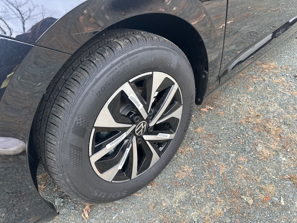 2025 Volkswagen Jetta 1.5T S photo 2