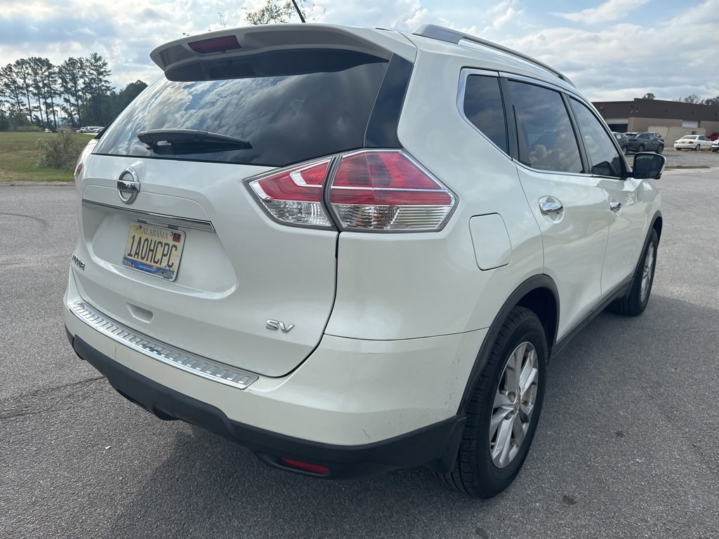 2015 Nissan Rogue SV photo 3
