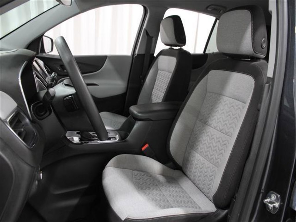 2022 Chevrolet Equinox LS photo 4