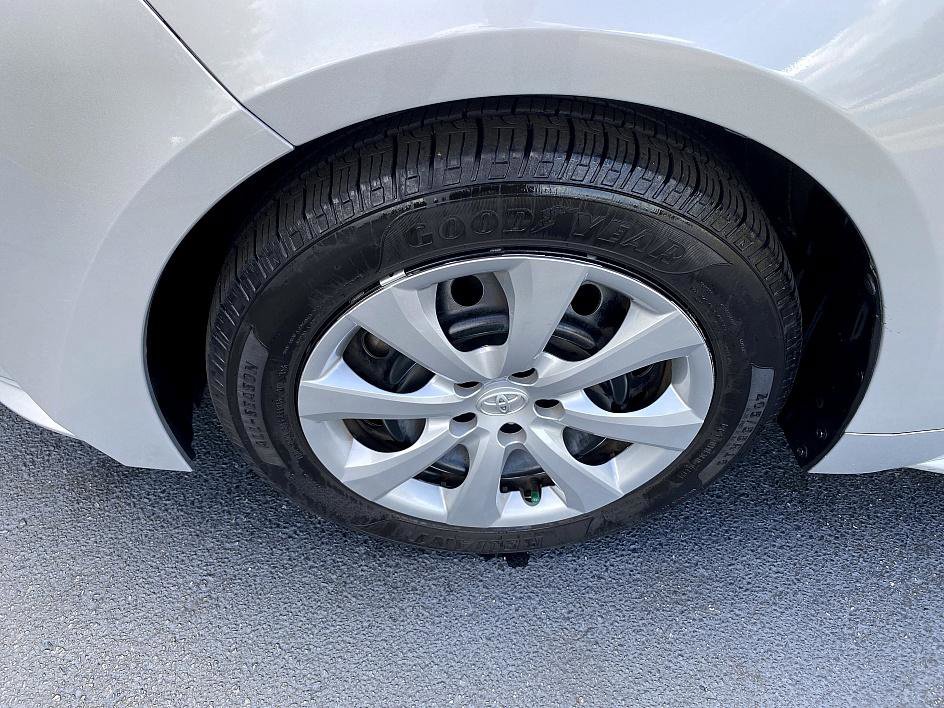 2023 Toyota Corolla LE photo 8