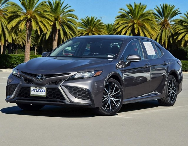 2024 Toyota Camry SE photo 2