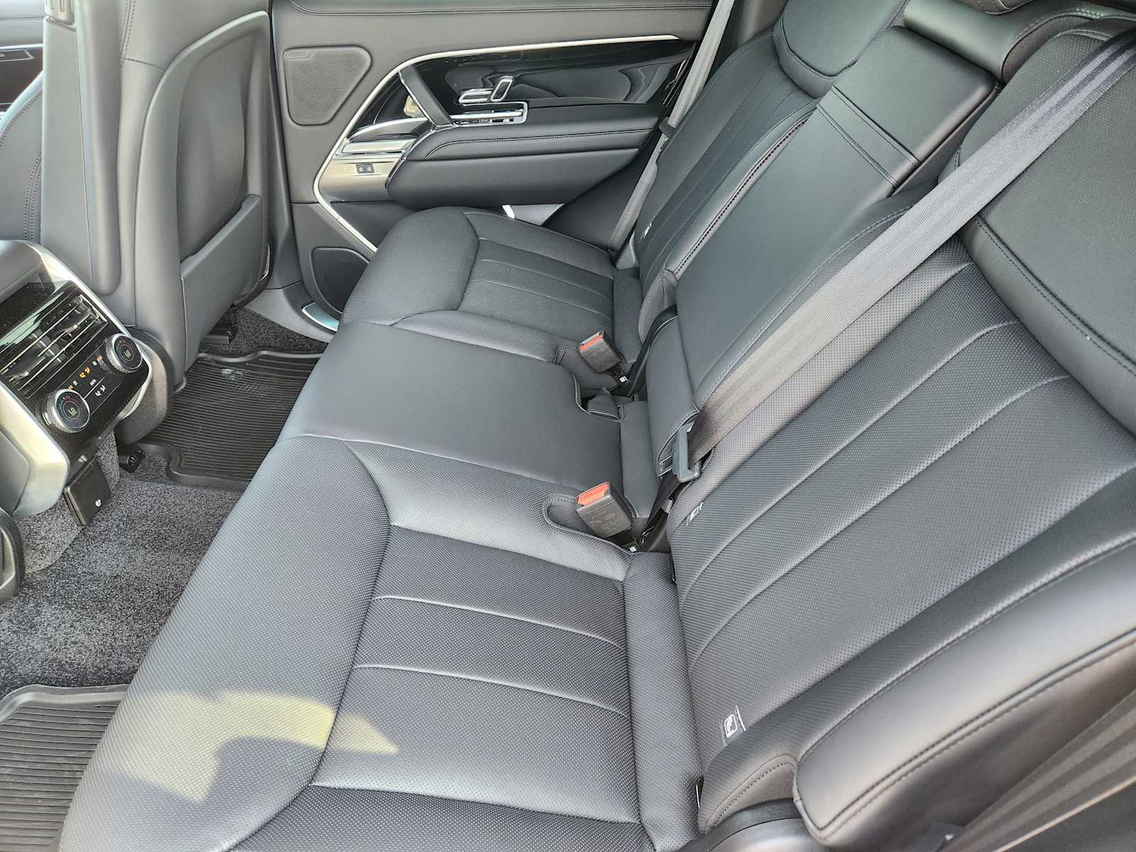 2025 Land Rover Range Rover SE photo 22
