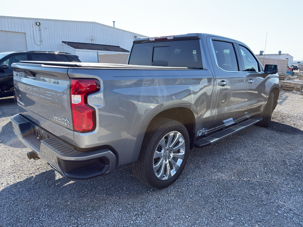 2022 Chevrolet Silverado 1500 High Country photo 5