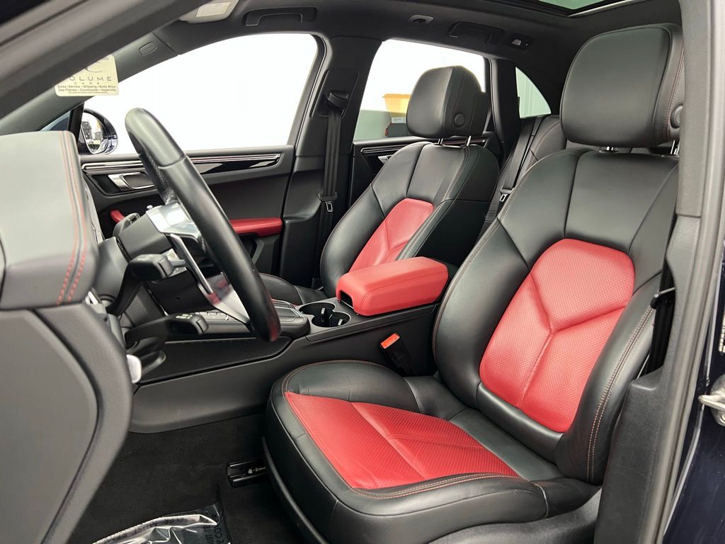 2021 Porsche Macan Base photo 7
