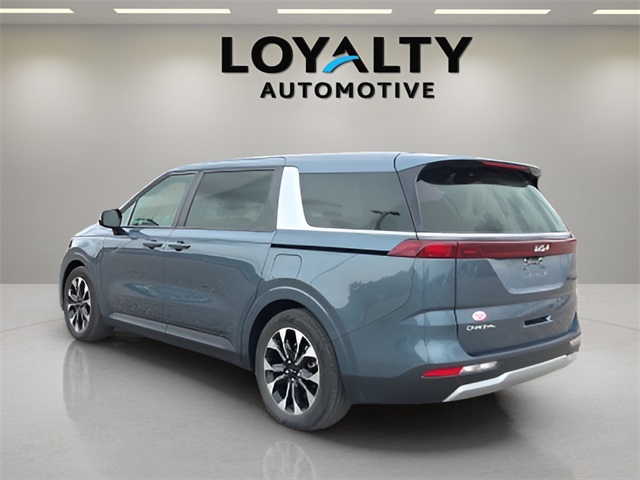 2024 Kia Carnival EX photo 3