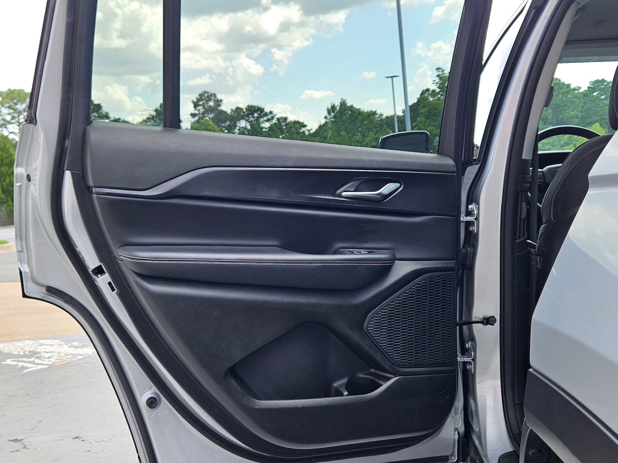 2023 Jeep Grand Cherokee Laredo photo 21