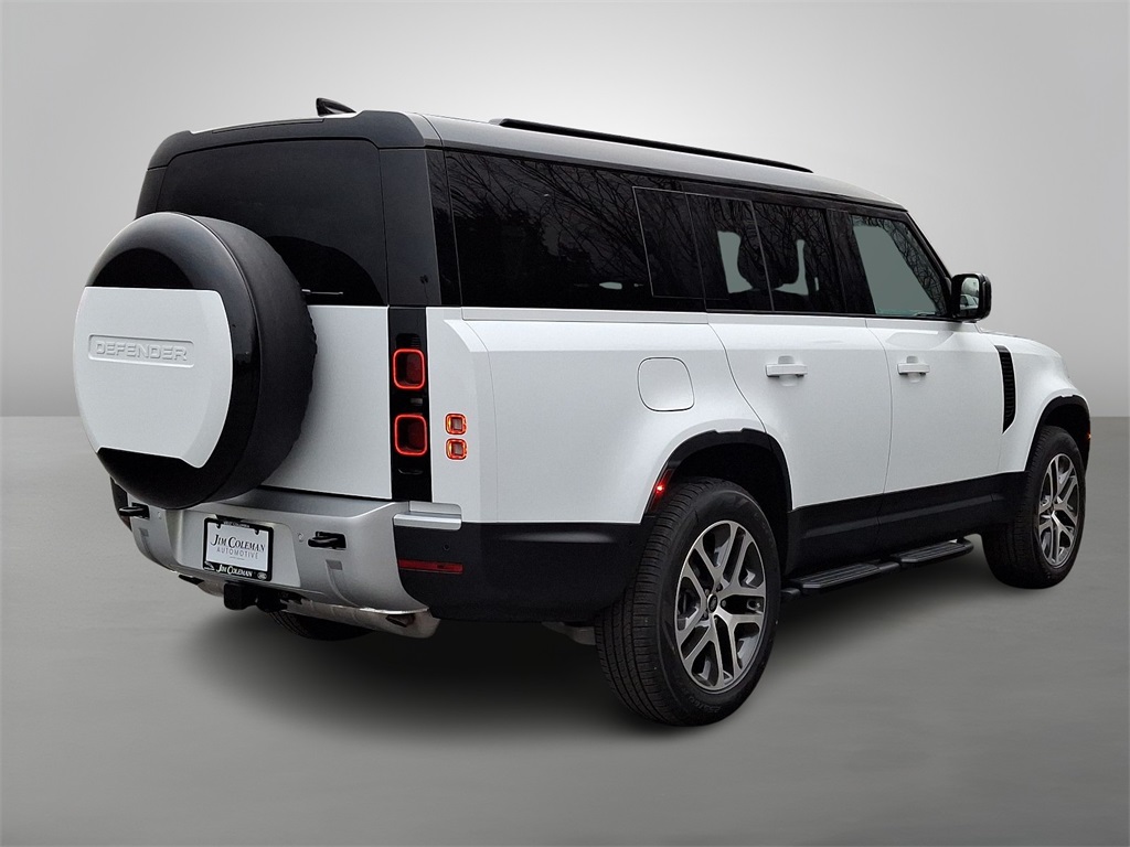 2025 Land Rover Defender 130 S photo 3