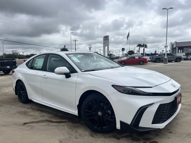 2026 Toyota Camry SE's photo