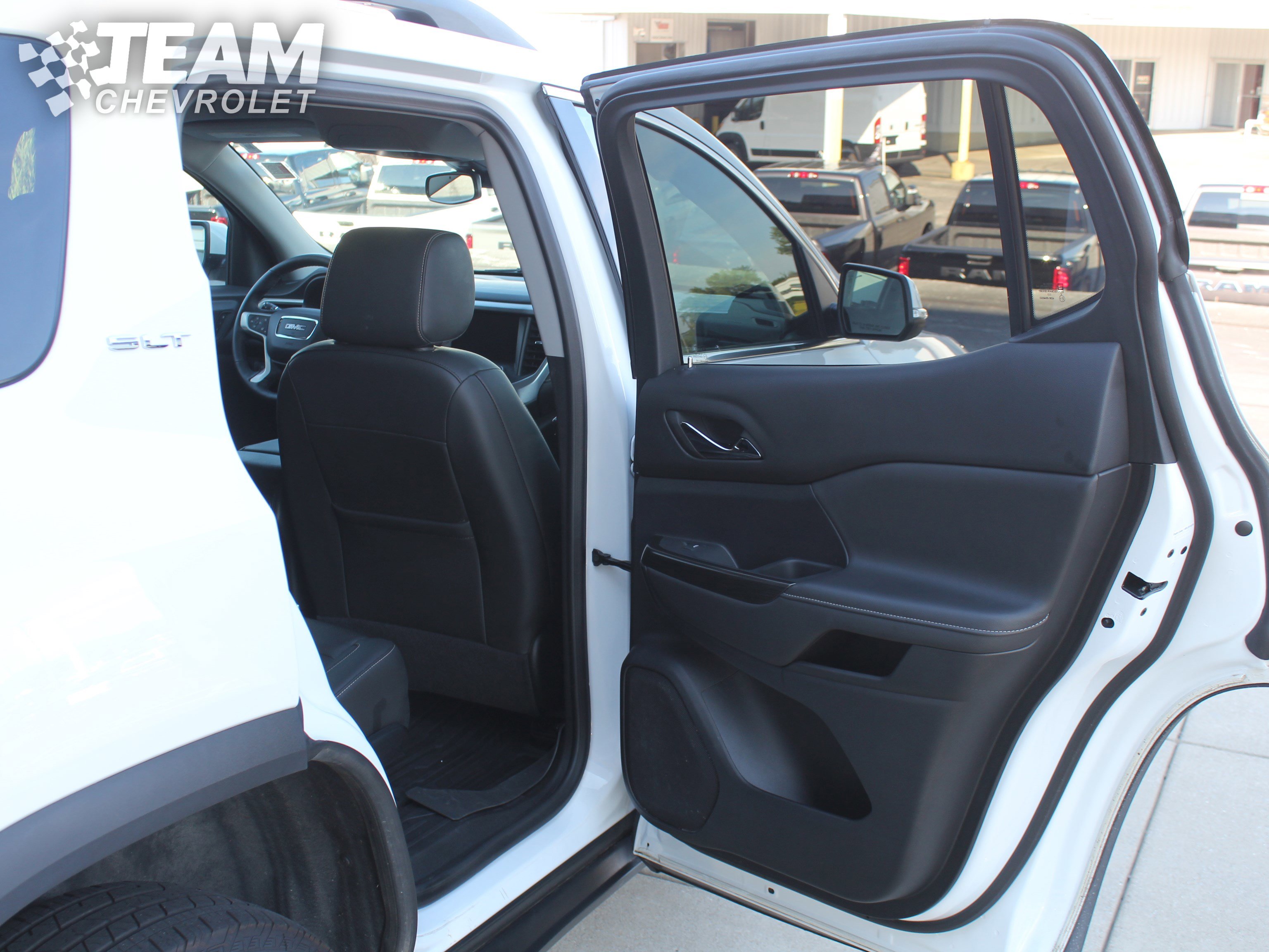 2023 Gmc Acadia SLT photo 24
