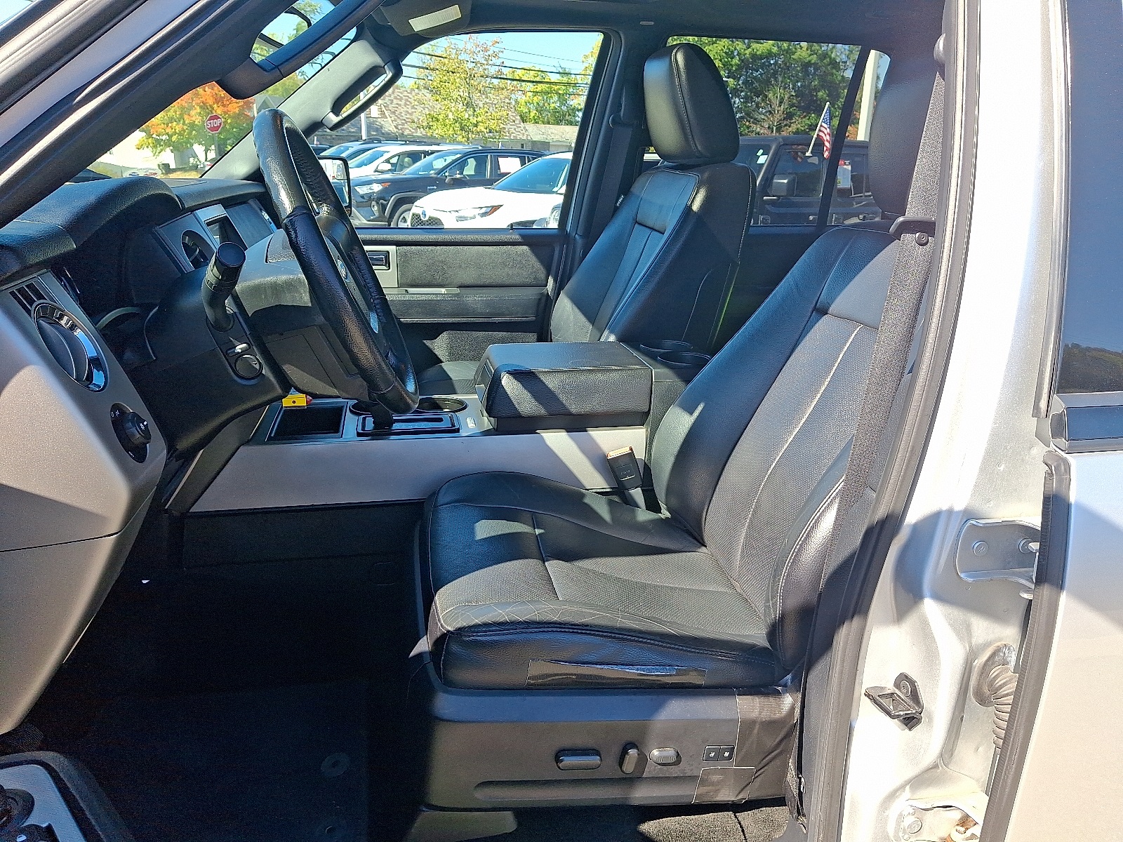 2017 Ford Expedition XLT photo 15