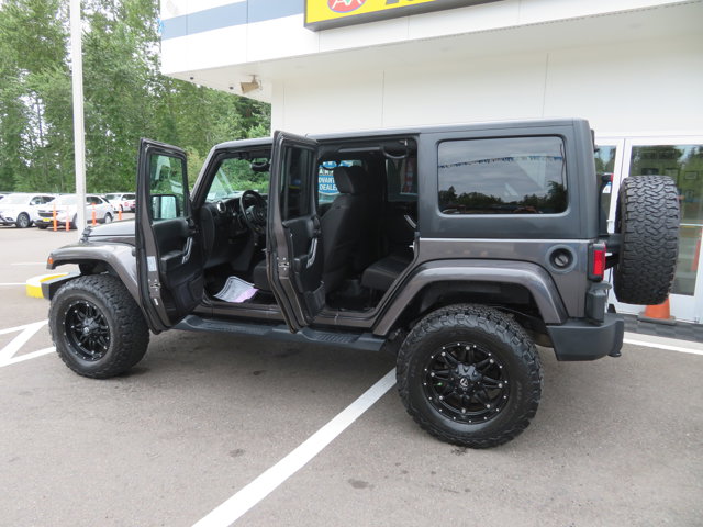 2017 Jeep Wrangler Unlimited Sahara photo 8