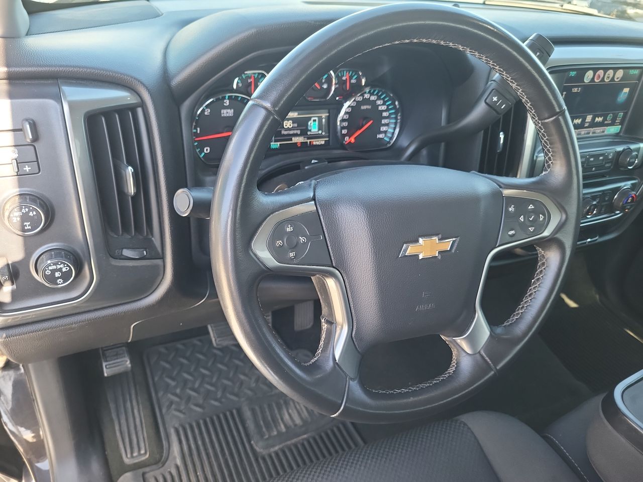 2016 Chevrolet Silverado 1500 LT photo 16