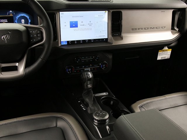 2025 Ford Bronco Outer Banks photo 15