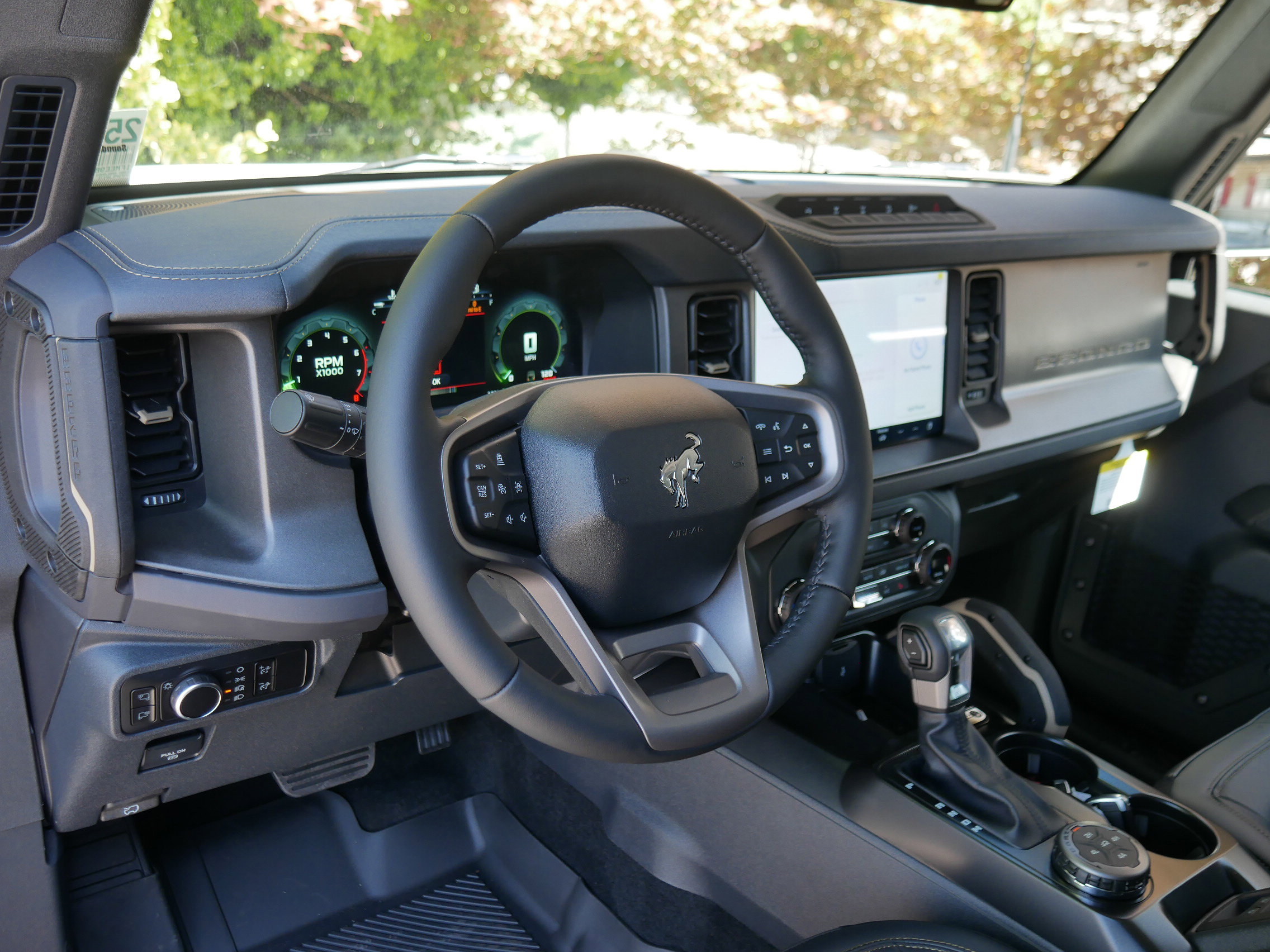 2025 Ford Bronco Badlands photo 3