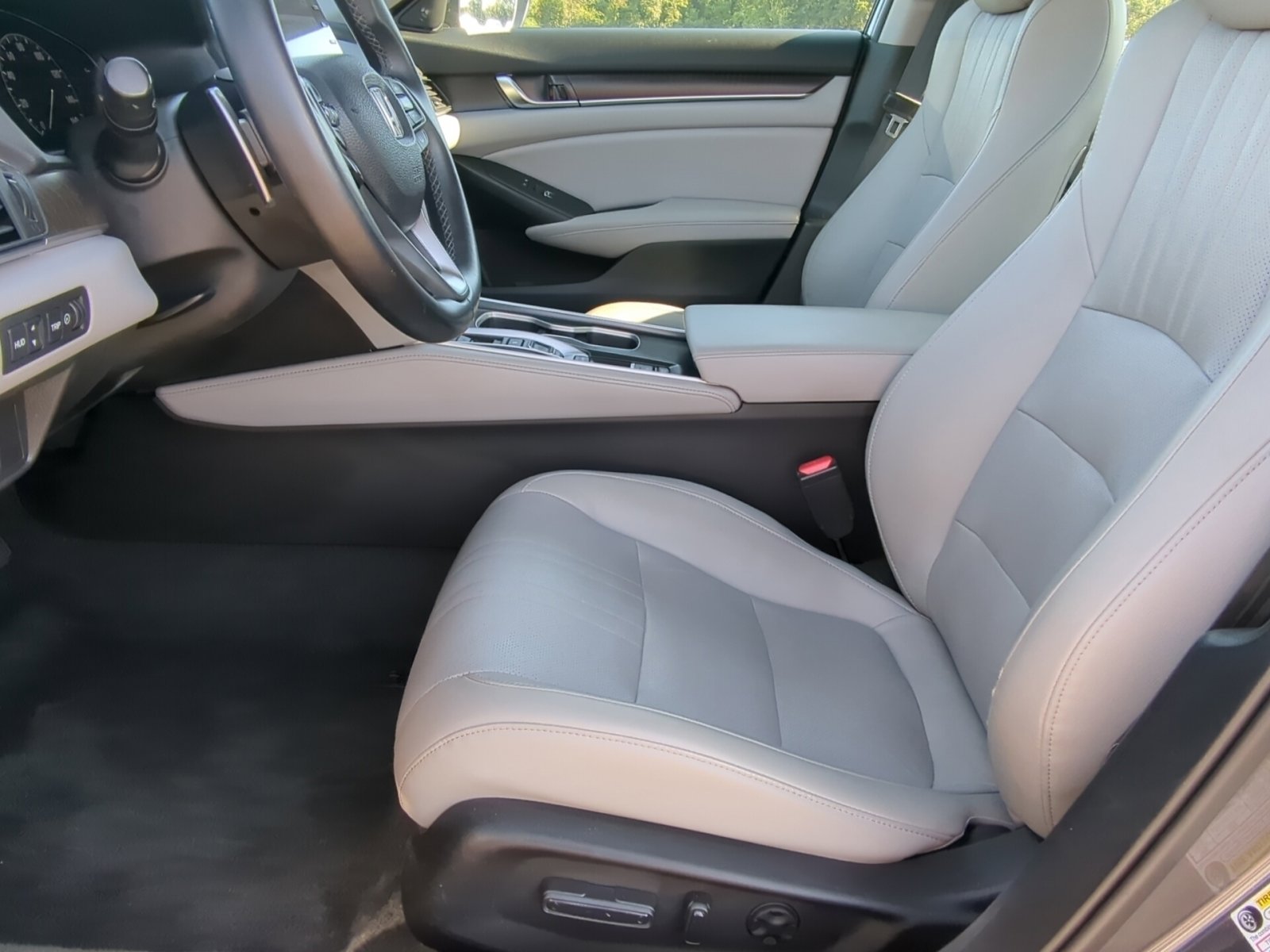 2018 Honda Accord Touring 2.0T photo 24