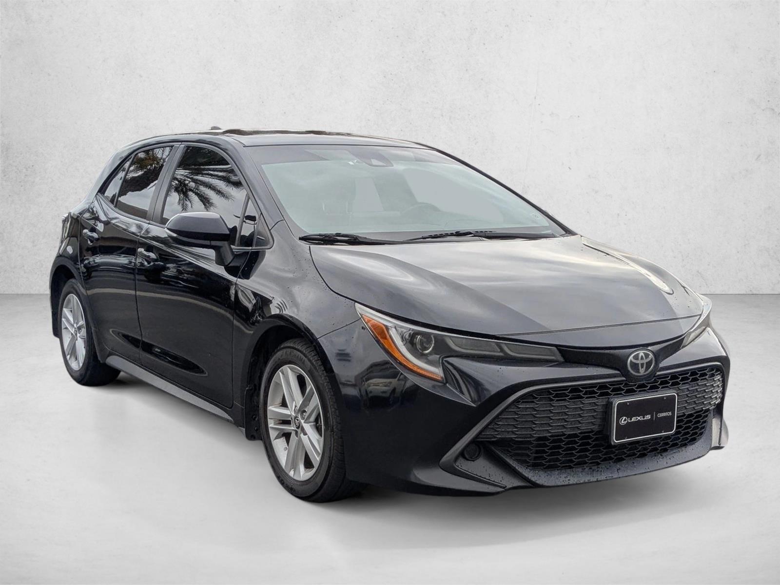 2022 Toyota Corolla SE photo 3