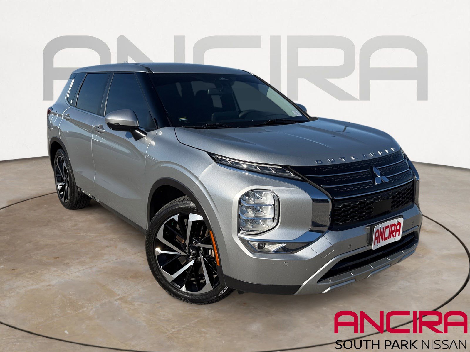 2022 Mitsubishi Outlander SE's photo