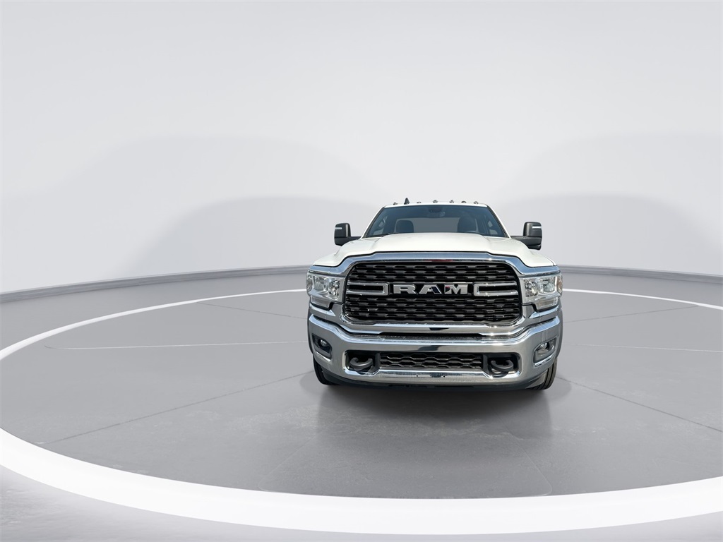 2024 Ram 5500 SLT photo 3