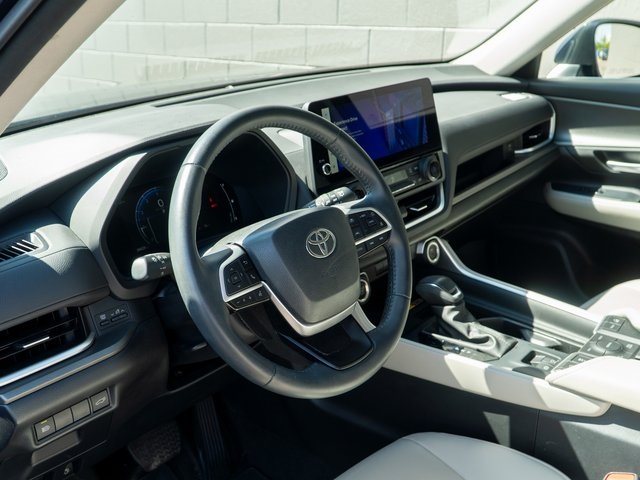 2024 Toyota Grand Highlander XLE photo 3