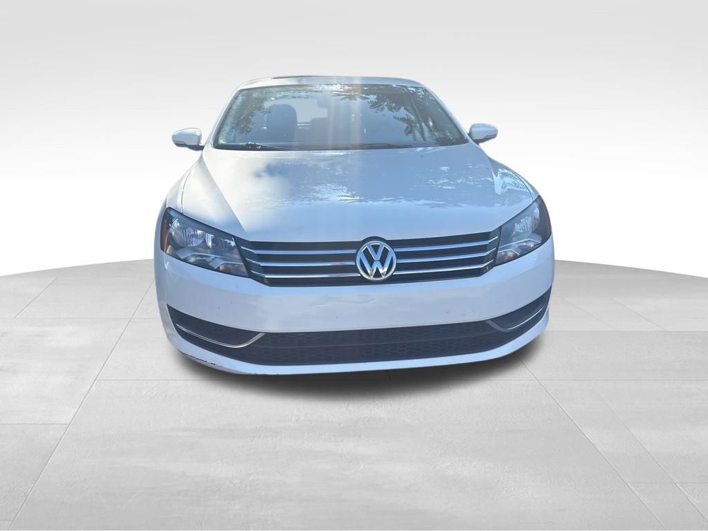 2014 Volkswagen Passat SE photo 2