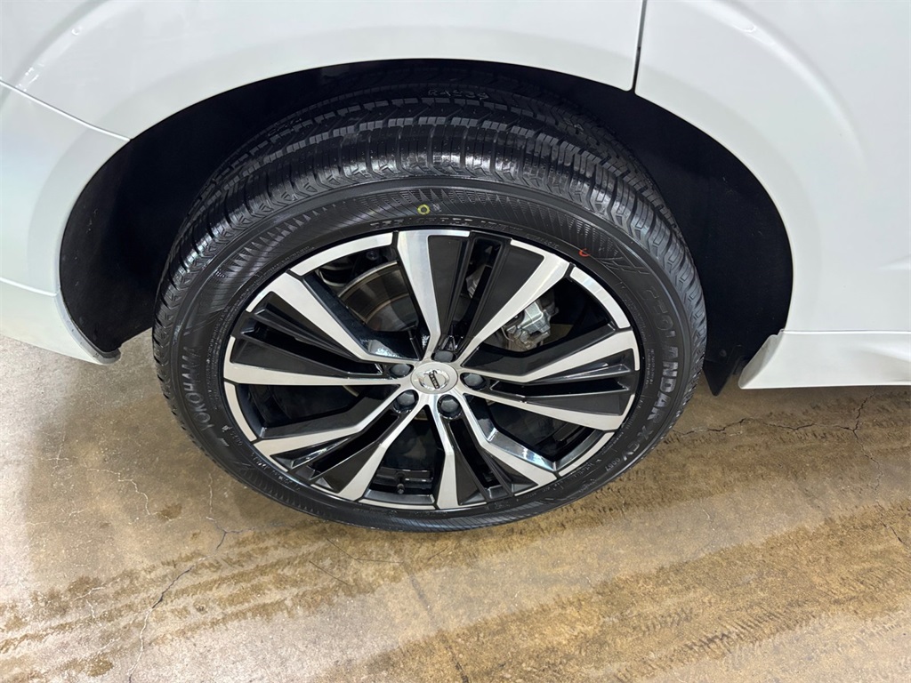 2023 Volvo XC60 B5 Plus photo 33