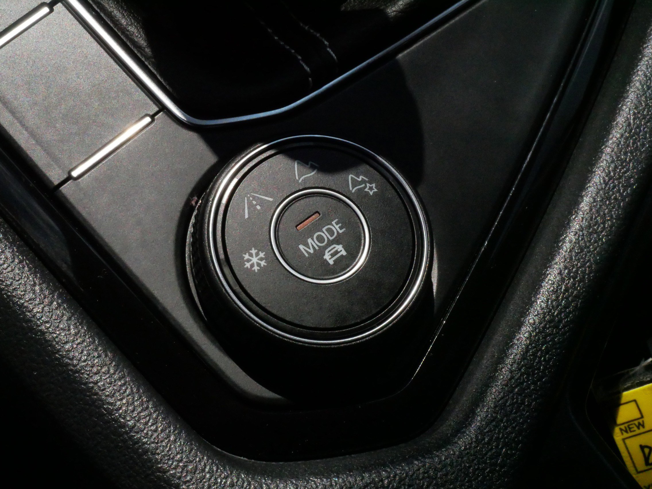 2024 Volkswagen Taos SE photo 25