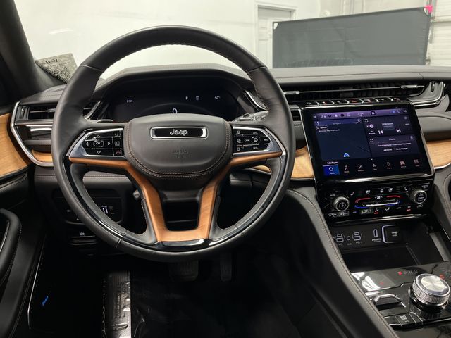 2025 Jeep Grand Cherokee L Summit photo 2