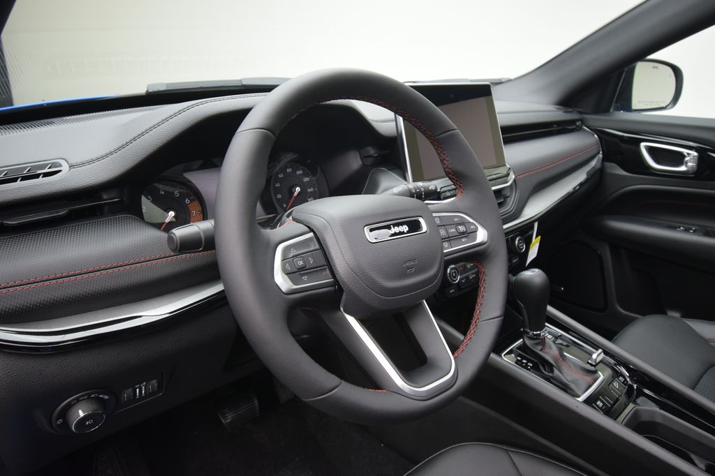2025 Jeep Compass Trailhawk photo 26