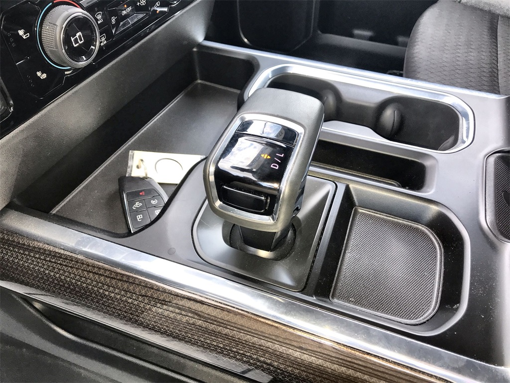 2024 Chevrolet Silverado 1500 RST photo 18