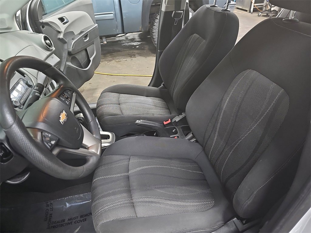 2014 Chevrolet Sonic LT photo 14
