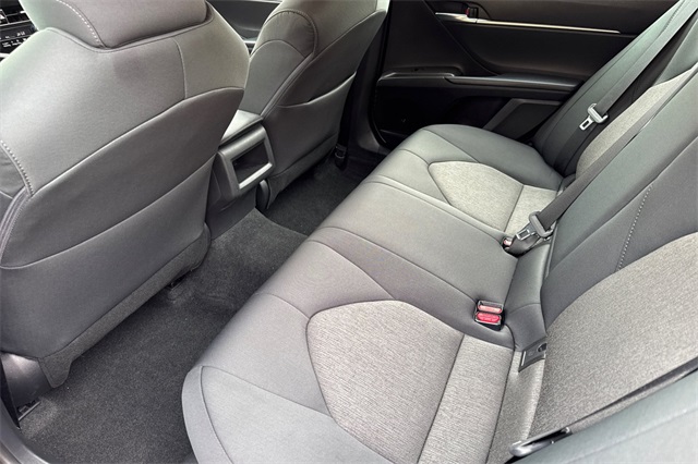 2022 Toyota Camry Hybrid LE photo 12
