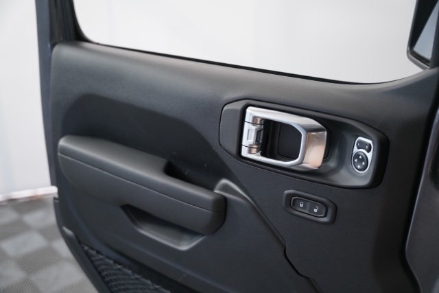 2025 Jeep Wrangler Sport S photo 19