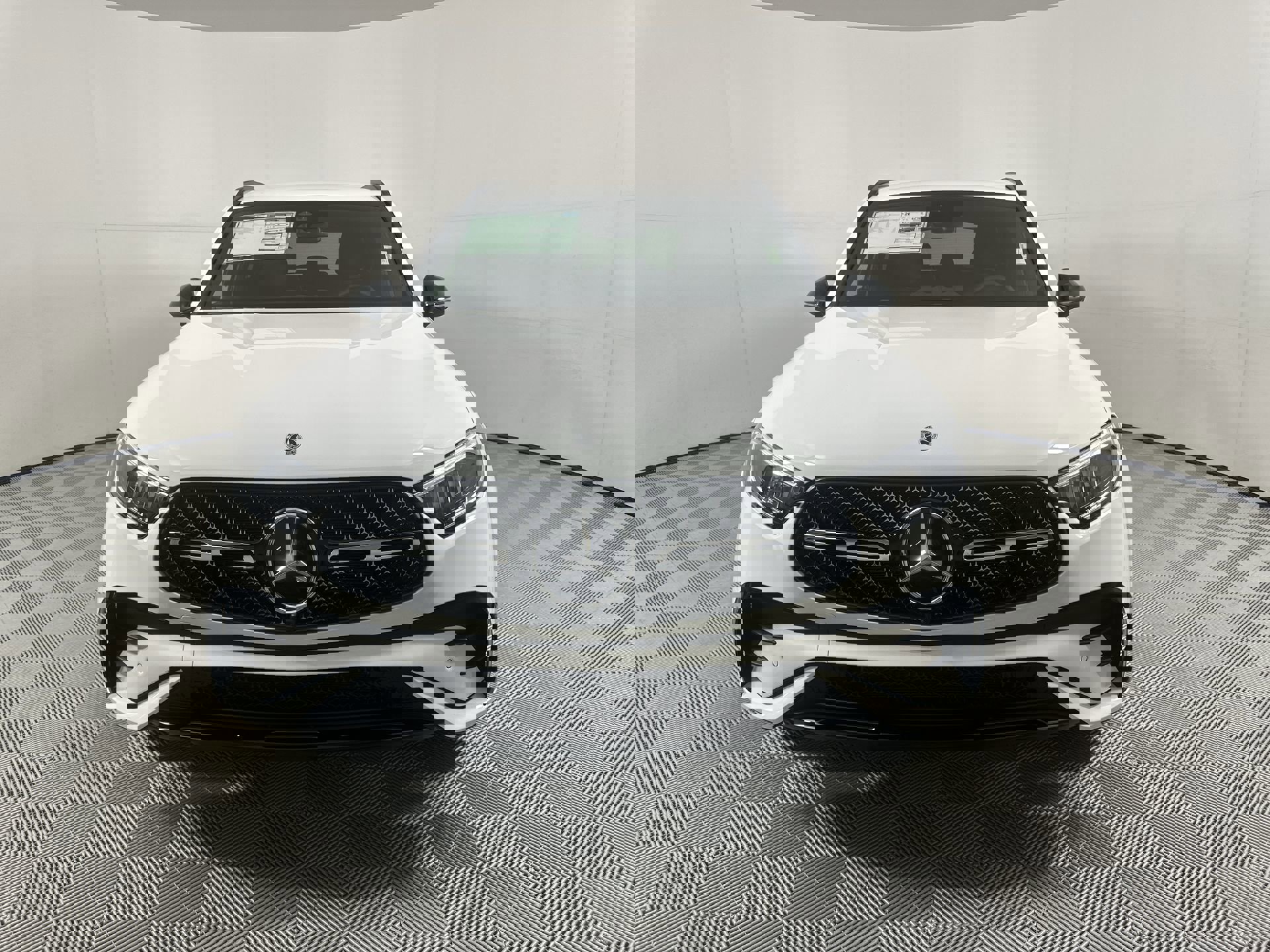 2025 Mercedes Benz GLC 300 4MATIC photo 3
