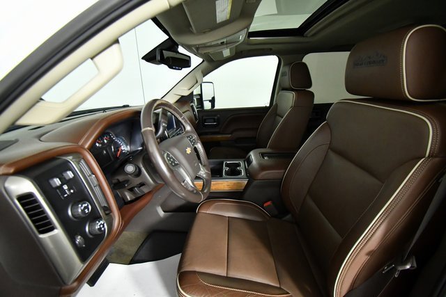 2018 Chevrolet Silverado 3500HD High Country photo 4