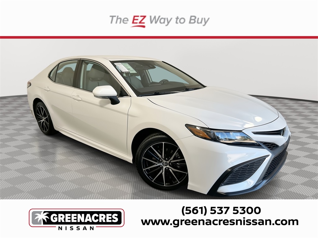 2023 Toyota Camry SE Nightshade's photo